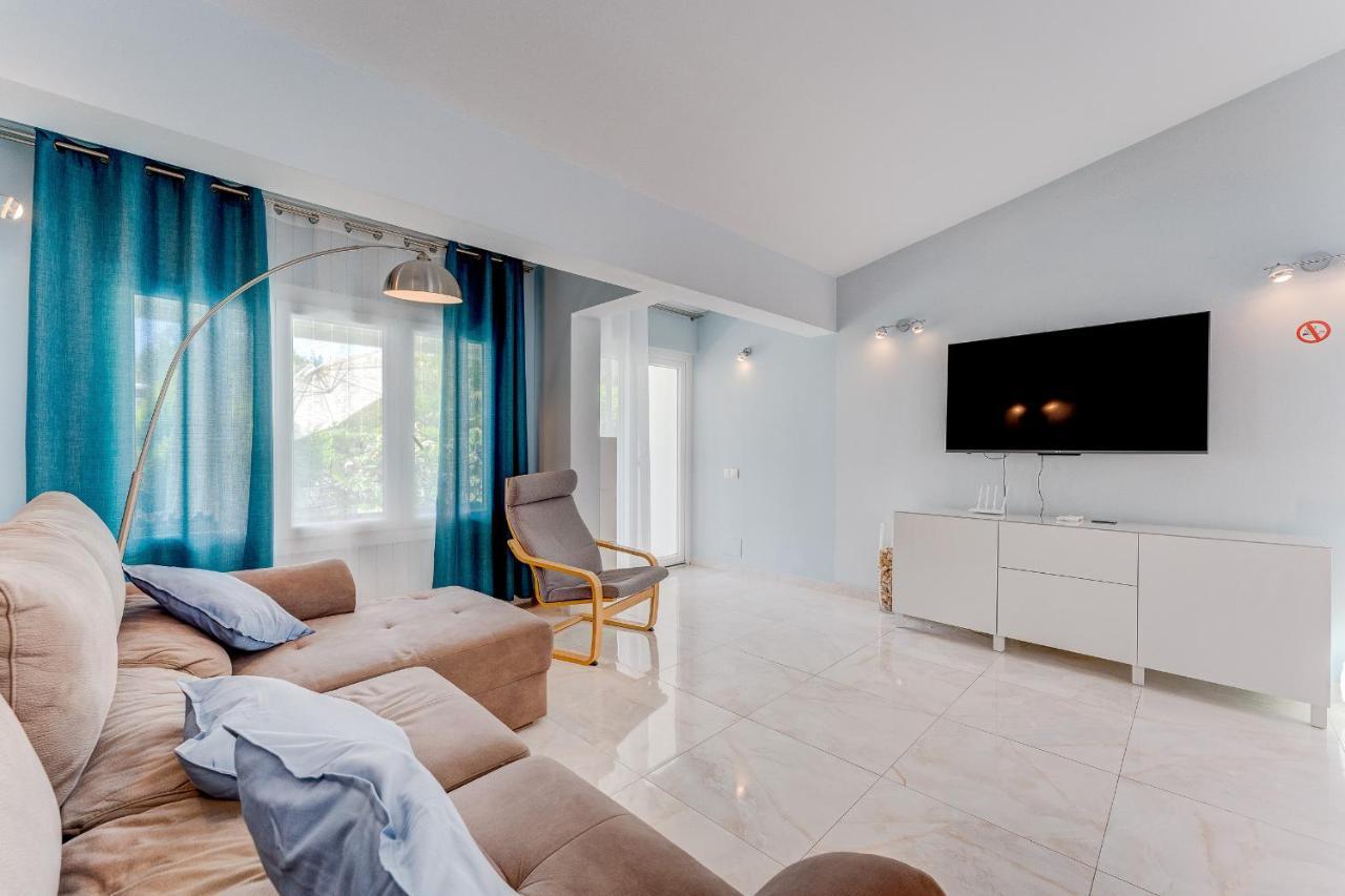 אדחה Beautiful Bungalow In Island Village מראה חיצוני תמונה