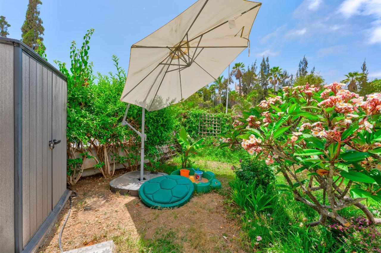 אדחה Beautiful Bungalow In Island Village מראה חיצוני תמונה
